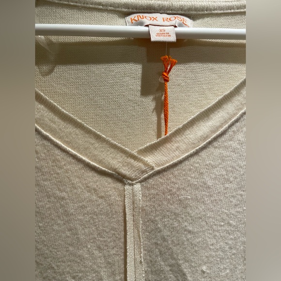 Knox Rose Cream V-Neck Women's Blouse - Picture 5 of 6